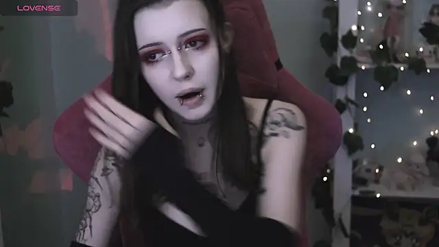 prettybones online show from 8, 4, 2026