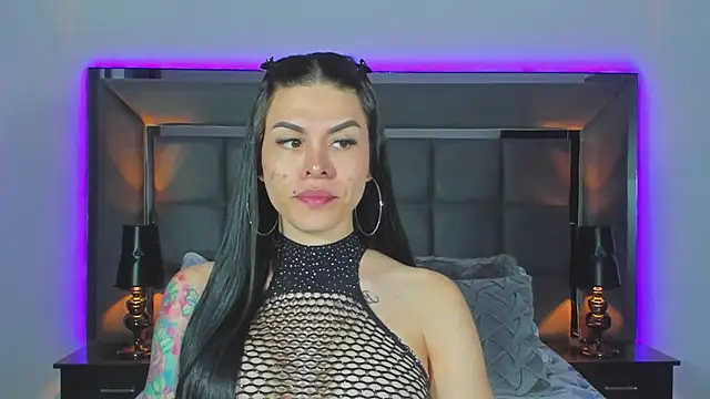 Emmilysantibanez online show from 4, 1, 2025