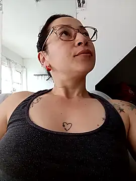 Snapshot of emilypoppy3 chatting on 23, 5, 2026 emilypoppy3 online show from 23, 5, 2026