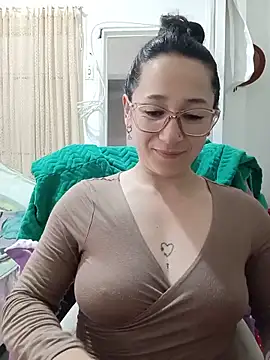 Snapshot of emilypoppy3 chatting on 30, 5, 2026 emilypoppy3 online show from 30, 5, 2026