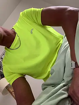 Snapshot of Yoyo6923 chatting on 9, 10, 2025 Yoyo6923 online show from 9, 10, 2025