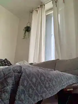 Snapshot of Yoyo6923 chatting on 2, 11, 2025 Yoyo6923 online show from 2, 11, 2025