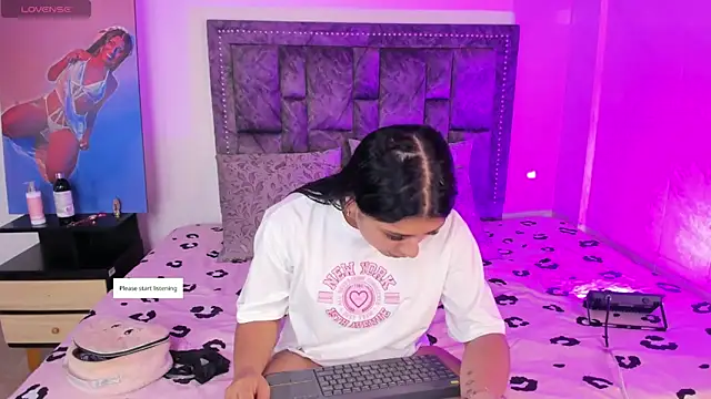 CandyRoxx1  online show from 23, 3, 2026