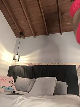 Snapshot of EmmilyBrant chatting on 18, 2, 2026 EmmilyBrant online show from 18, 2, 2026