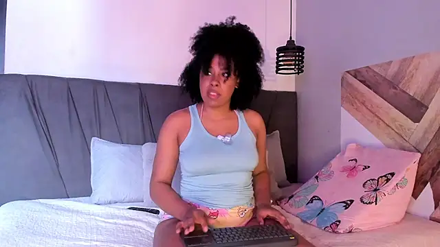 Snapshot of EmmilyBrant chatting on 20, 2, 2026 EmmilyBrant online show from 20, 2, 2026