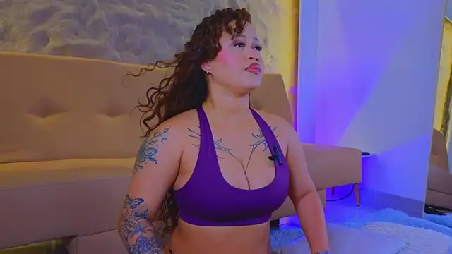 Isa  Blanc online show from 10, 10, 2025