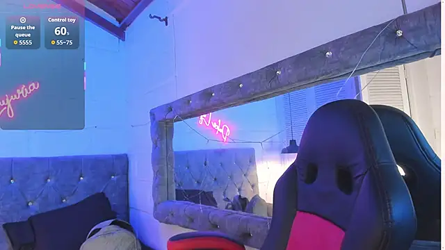 Snapshot of sarajhonson_dl chatting on 25, 11, 2025 sarajhonson dl online show from 25, 11, 2025