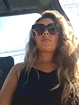 lauramcdowell1 online show from 1, 2, 2025