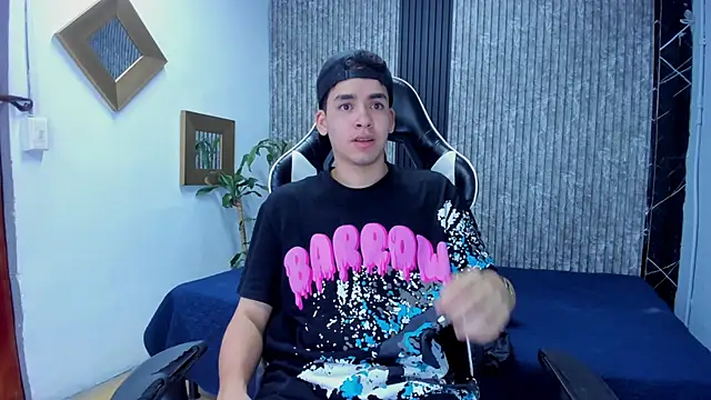 Mike 0233  online show from 12, 11, 2025