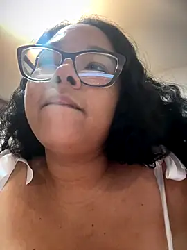 Snapshot of XMara chatting on 20, 12, 2025 XMara online show from 20, 12, 2025