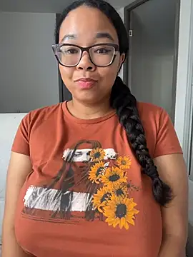 Snapshot of XMara chatting on 13, 2, 2026 XMara online show from 13, 2, 2026