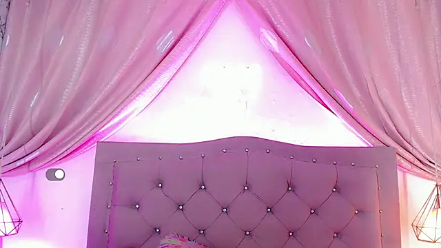 Snapshot of SexyJuliii21 chatting on 17, 12, 2024 SexyJuliii21 online show from 17, 12, 2024