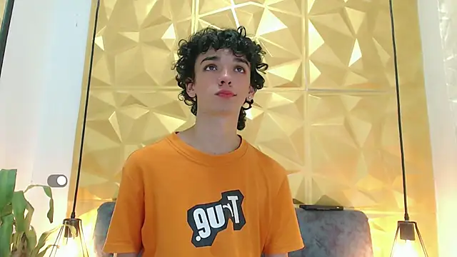 Snapshot of SexyJuliii21 chatting on 25, 2, 2025 SexyJuliii21 online show from 25, 2, 2025