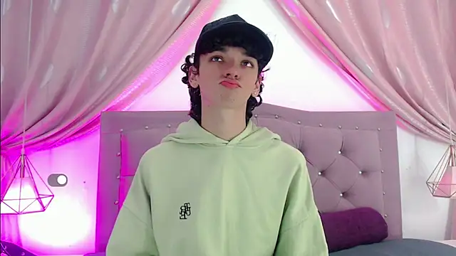 Snapshot of SexyJuliii21 chatting on 28, 2, 2025 SexyJuliii21 online show from 28, 2, 2025