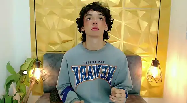 Snapshot of SexyJuliii21 chatting on 20, 3, 2025 SexyJuliii21 online show from 20, 3, 2025