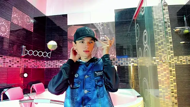 Snapshot of SexyJuliii21 chatting on 30, 10, 2025 SexyJuliii21 online show from 30, 10, 2025