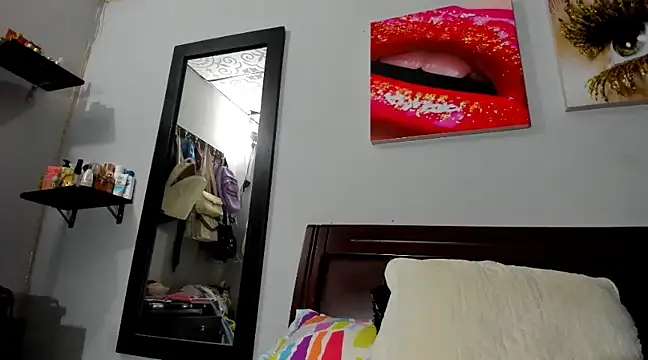 Snapshot of aleziiacam chatting on 24, 12, 2024 aleziiacam online show from 24, 12, 2024