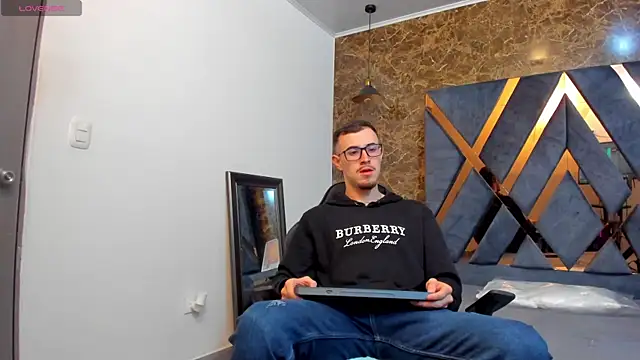 Snapshot of CodyWalkerR chatting on 5, 2, 2025 CodyWalkerR online show from 5, 2, 2025