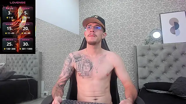 Snapshot of CodyWalkerR chatting on 7, 11, 2025 CodyWalkerR online show from 7, 11, 2025