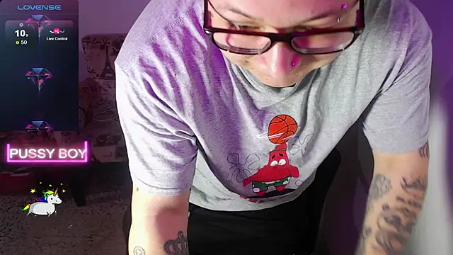 Snapshot of princeFtm chatting on 21, 2, 2025 princeFtm online show from 21, 2, 2025