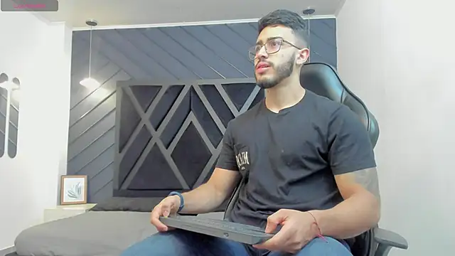 Liam Kleiin online show from 13, 11, 2025