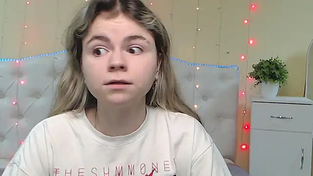 TinaRedly online show from 4, 2, 2025