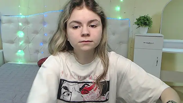 TinaRedly online show from 4, 2, 2025