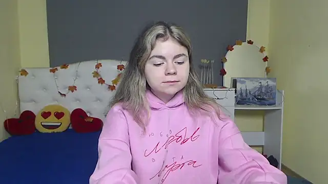 TinaRedly online show from 14, 11, 2025