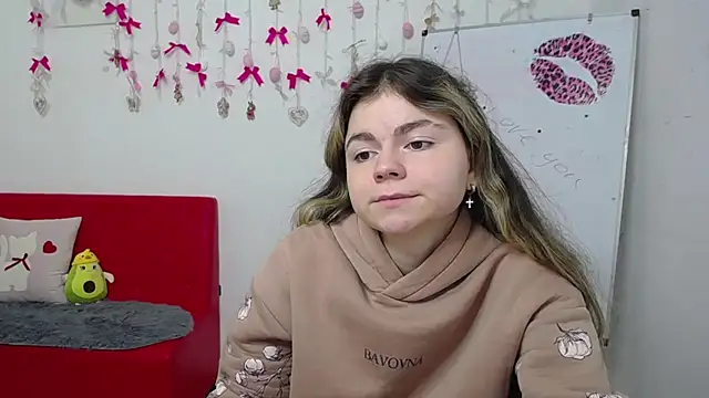 TinaRedly online show from 8, 4, 2026