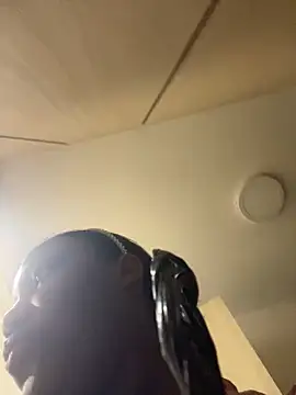 kellya  online show from 1, 3, 2025