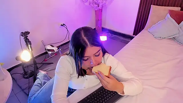 ArianaBaker online show from 22, 2, 2026