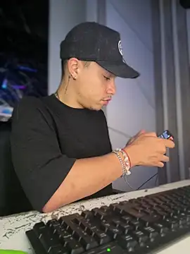 Osiiriis online show from 28, 2, 2025