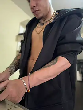 Osiiriis online show from 15, 3, 2026