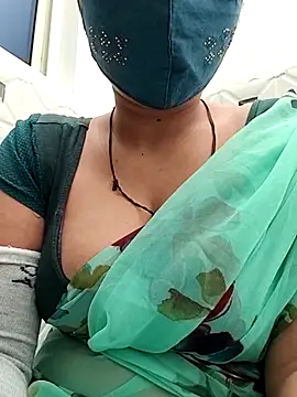 Snapshot of Archna-ji chatting on 5, 3, 2025 Archna-ji online show from 5, 3, 2025