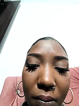 Snapshot of lilit_kyteler chatting on 19, 10, 2025 lilit kyteler online show from 19, 10, 2025