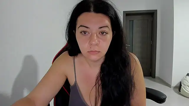 amiraisa11 online show from 21, 7, 2026