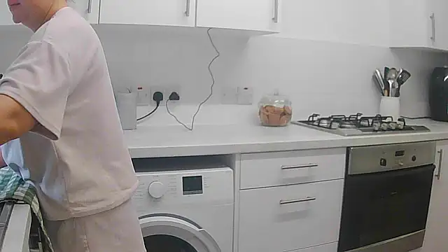 magical mia online show from 4, 11, 2025