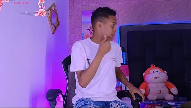 Snapshot of dilan_alfonzo chatting on 11, 6, 2026 dilan alfonzo online show from 11, 6, 2026