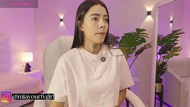 Snapshot of miagomezweb1 chatting on 20, 10, 2025 miagomezweb1 online show from 20, 10, 2025