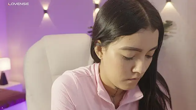 Snapshot of miagomezweb1 chatting on 7, 11, 2025 miagomezweb1 online show from 7, 11, 2025