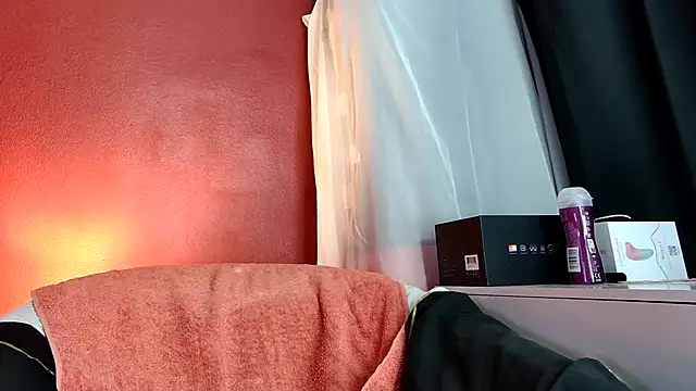 Snapshot of rosesdesiles chatting on 27, 2, 2025 rosesdesiles online show from 27, 2, 2025