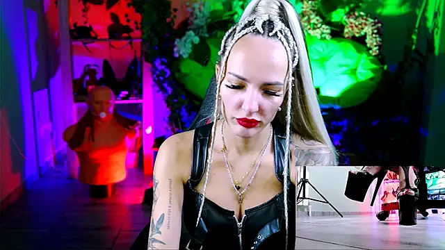 MonicaMaxwel online show from 27, 10, 2025