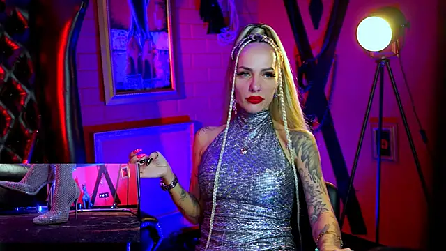 MonicaMaxwel online show from 9, 2, 2026