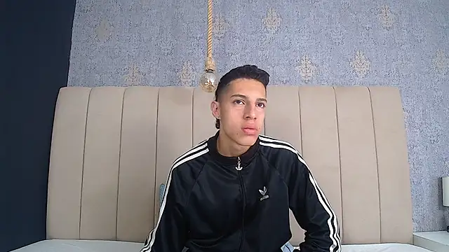 Snapshot of thiago19s chatting on 6, 12, 2024 thiago19s online show from 6, 12, 2024