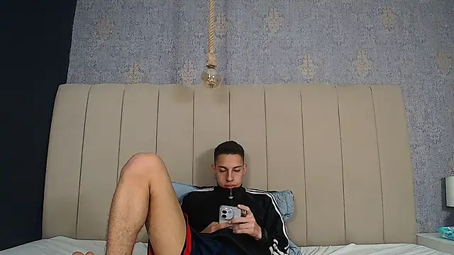 Snapshot of thiago19s chatting on 6, 12, 2024 thiago19s online show from 6, 12, 2024