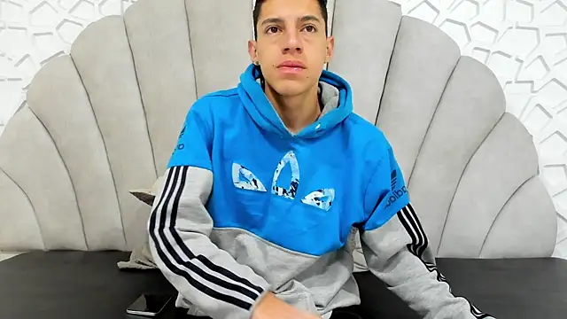 Snapshot of thiago19s chatting on 6, 2, 2025 thiago19s online show from 6, 2, 2025