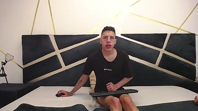 Snapshot of thiago19s chatting on 8, 2, 2025 thiago19s online show from 8, 2, 2025