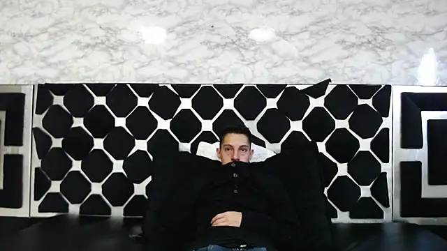 Snapshot of thiago19s chatting on 4, 3, 2025 thiago19s online show from 4, 3, 2025