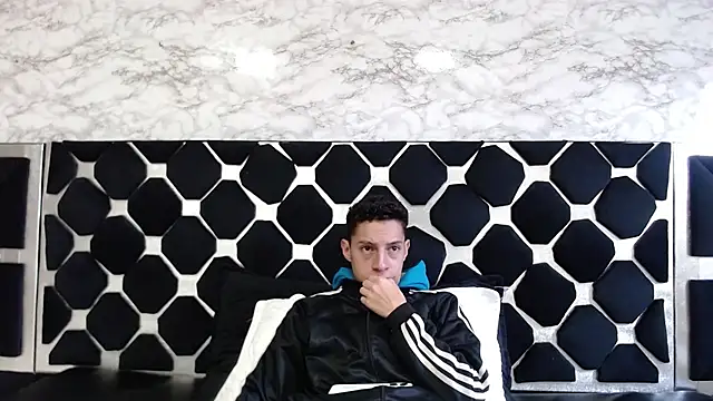 Snapshot of thiago19s chatting on 7, 3, 2025 thiago19s online show from 7, 3, 2025