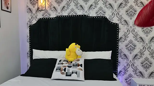 LexaDeRusso online show from 8, 9, 2025